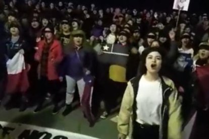 Imatge del moment en el qual s'ha cantat 'El violador eres tú'.