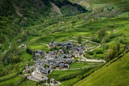 Vista aérea de Bagergue, en la Val d'Aran.