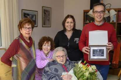 Imatge de l'homenatge a Carme Gras, que va fer 100 anys el 4 de febrer.