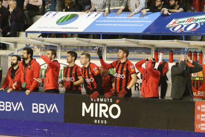 El gallec a la banqueta roig-i-negra en el duel contra el Barça.