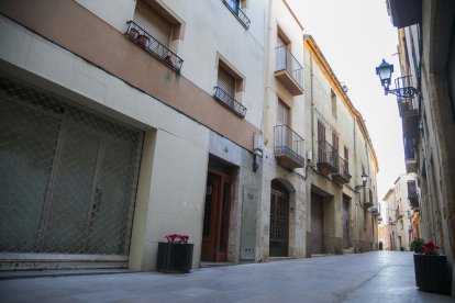 El edificio afectado, en el número 14 de la calle Verge de la Pineda, en Vila-seca.