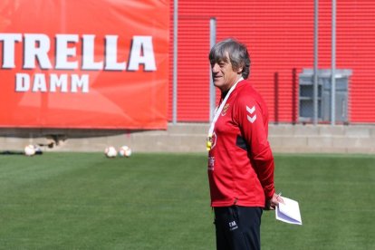 Enrique Martín durante una sesión de entrenamiento del primer equipo del Nàstic.