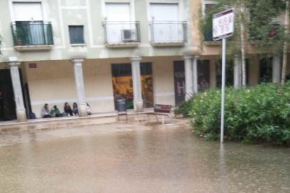 La plaza de la Patacada de Reus, inundada.