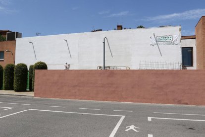 Una imagen del progreso de las obras desde la zona de parking del tanatorio.