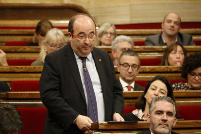 El president del grup PSC-Units, Miquel Iceta, durant el ple del Parlament.