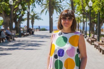 La directora del Minipop al passeig de les Palmeres.