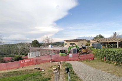 Imagen de las obras de construcción del centro DIR en el Golf Costa Daurada.