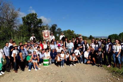 Imatge dels participants de la peregrinació del Sinpecao des de Tarragona fins a l'ermita del Mas dels Frares del Morell.