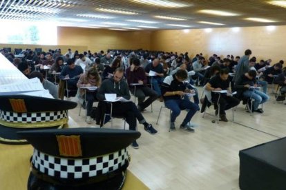 Els aspirants hauran de superar un concurs-oposició que també comptarà amb un curs formatiu i un període de pràctiques al cos policial.