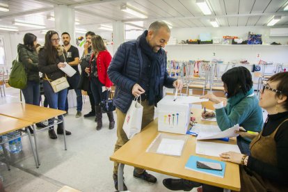 L'urna va col·locar-se a l'espai del menjador durant gairebé dues hores.