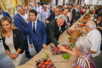 Instante de la inauguración de la Firagost, hoy, en Valls.