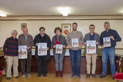 En la presentación han asistido el alcalde de Constantí, Oscar Sánchez, el presidente de la Associació d'Amics del Teatre, Marc Cardó, y la concejala de Cultura del Ayuntamiento, Dolors Fortuny, entre otros.