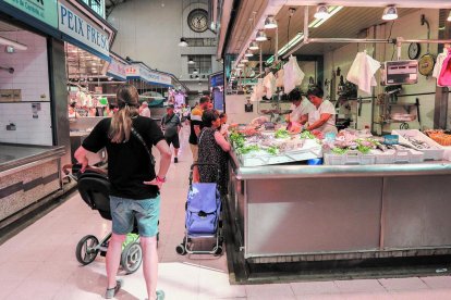 Reus Mobilitat i Serveis S. A. de momento sólo estudia el cambio del horario en el Mercado Central.