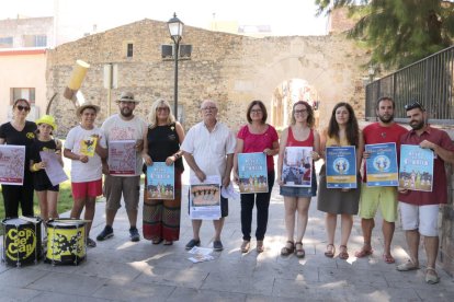 La alcaldesa, la regidora de Fiestas y las entidades han presentado hoy un amplio programa de actividades.