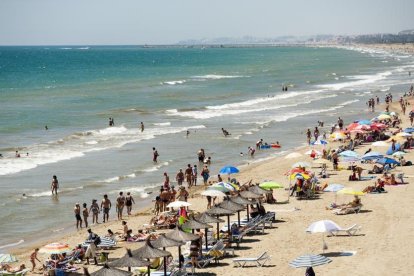 Imagen de una de las playas de Elche.