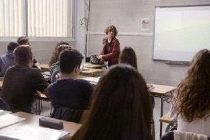 Moment de la gravació amb Clara Segura com a professora.