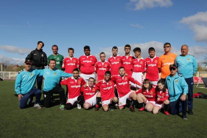 Foto de familia del equipo grana.