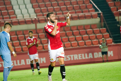 Lolo Plà celebrant el gol del conjunt grana.