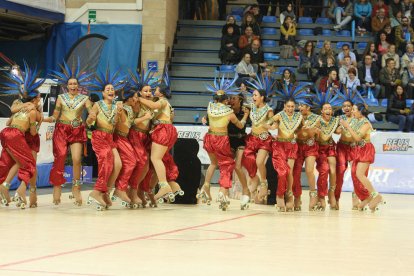 Las chicas celebran el triunfo