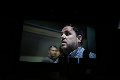 Pla detall de la pantalla que ha projectat imatges del líder d'ERC, Oriol Junqueras, durant el 28è Congrés.