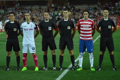 Álvaro Moreno Aragón, al centre de la imatge.