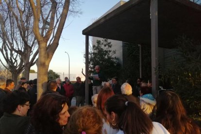 Els afectats del CAP de Torredembarra, durant la concentració.