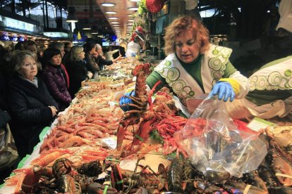 Imagen de archivo de un mercado en Navidad