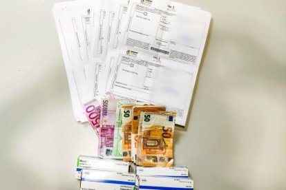 La Policia Local li va trobar fins a 60 receptes d'ansiolítics i 1.650 euros en efectiu.