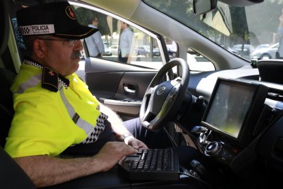 Imatge d'arxiu d'un agent de la Guàrdia Urbana de Barcelona.