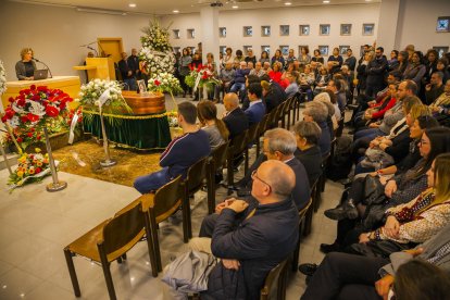 La ceremonia de despido ha reunido decenas de personas de los ámbitos familiar, social y político.