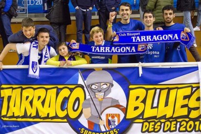 La peña Tarraco Blues siempre está al lado del Club Bàsquet Tarragona.