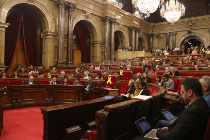 Pla general de l'hemicicle del Parlament en un moment del ple, en una iamtge d'arxiu.