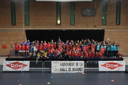 Foto de familia de los participantes al torneo.