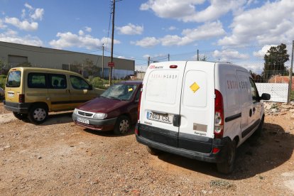 Una de les primeres accions ha estat notificar vehicles abandonats a la via pública.