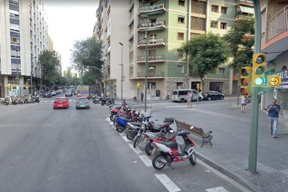 El conductor va saltar-se un dispositiu per accedir al carrer Pare Palau des del carrer Prat de la Riba.