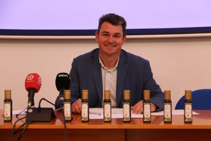 El president de la DOP Siurana, Antoni Galceran, en la presentació dels resultats de la campanya.