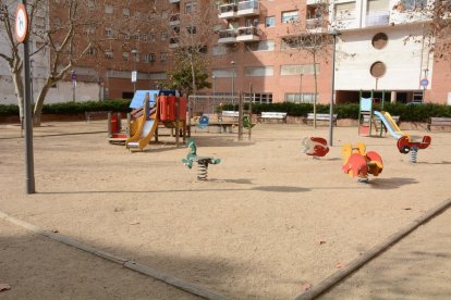 Imatge de la plaça Josep Roig i Raventós, on es col·locarà una tanca perimetral.