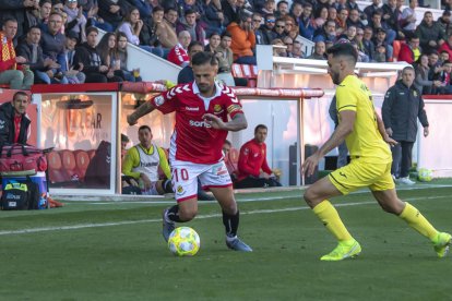 Javi Márquez es el único de los tres centrocampistas naturales de la plantilla que disfruta de plena confianza por parte de Seligrat.