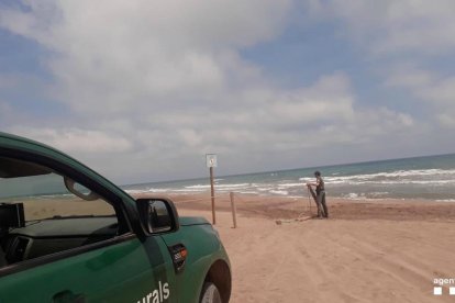 El vehículo todoterreno circulaba por la playa de la Illa de Buda.