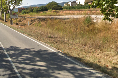 La carretera, en el seu pas per la Guàrdia dels Prats