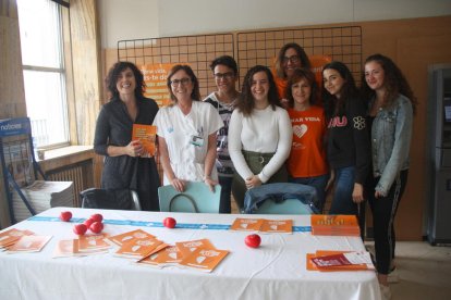 Les persones que han participat en la presentació de les dades de donació d'òrgans i transplantaments a la demarcació de Tarragona, feta a l'hospital Joan XXIII.