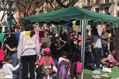 Imatge dels més petits al Tastet de Sant Jordi.