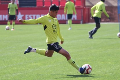 Roger Brugué, Brugui, durante un entrenamiento en los últimos días con el Gimnàstic de Tarragona.