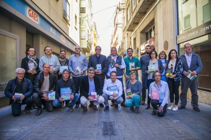 Los autores del territorio que este Sant Jordi presentan títulos con el editorial Cossetània.