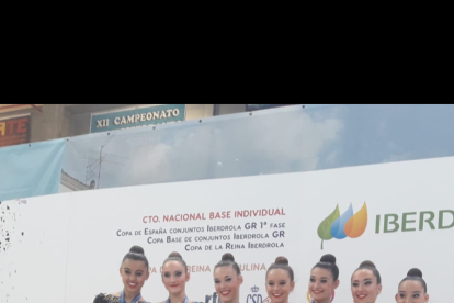 Las gimnastas del Nàstic en el podio de la Copa de la Reina.