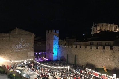 Les muralles de Montblanc serveixen com a teló de fons d'aquest festival.