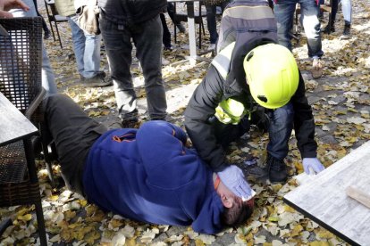 Un dels ferits arran de les càrregues dels Mossos a Girona.