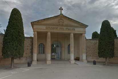 Los cuerpos se han encontrado en dos salas tapiadas del cementerio de Manacor.