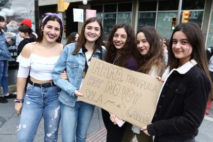 Un grup d'estudiants protesten contra el «masclisme» de les aules el passat novembre.