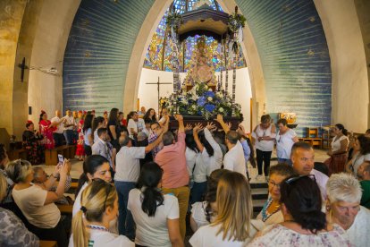 La imatge de la Mare de Déu del Rocío al Santuari de Loreto.